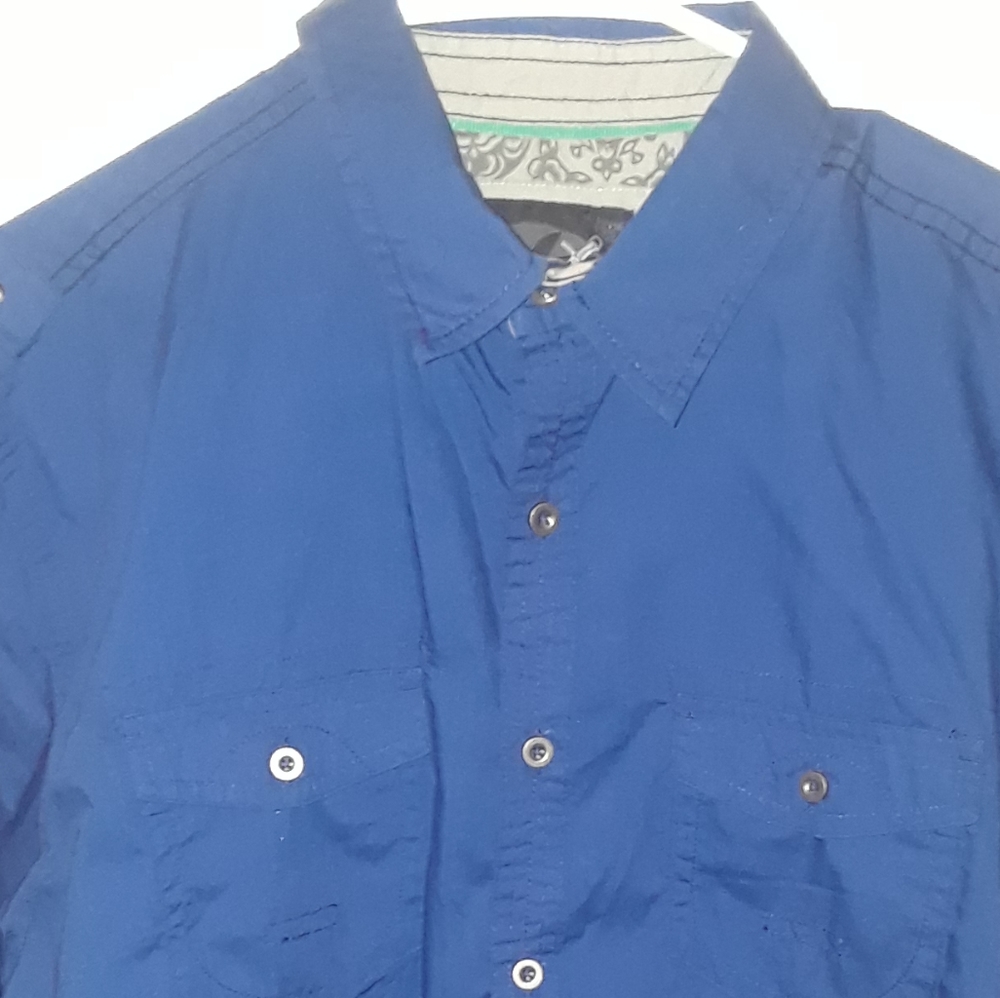 Button up - Picture 2 of 6